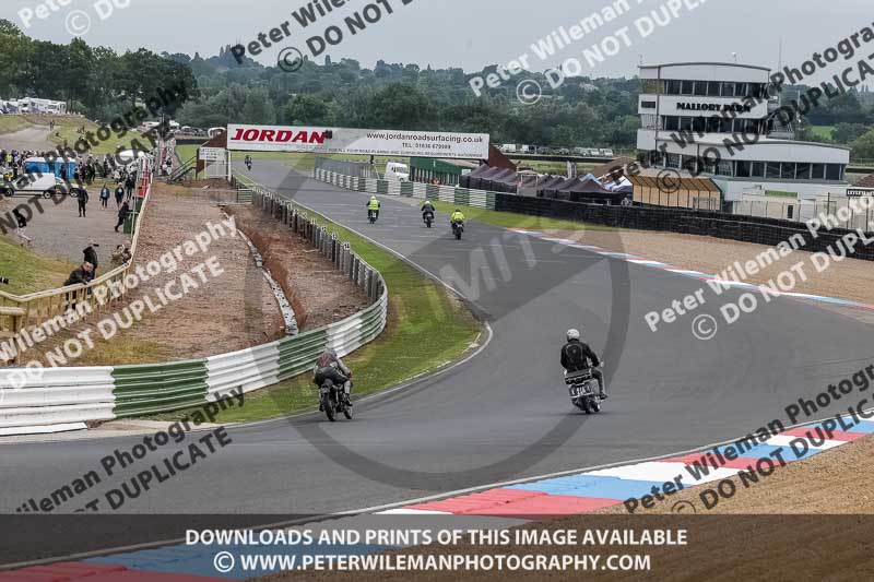 Vintage motorcycle club;eventdigitalimages;mallory park;mallory park trackday photographs;no limits trackdays;peter wileman photography;trackday digital images;trackday photos;vmcc festival 1000 bikes photographs